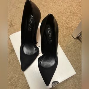 ALDO US 8 black stilettos <3